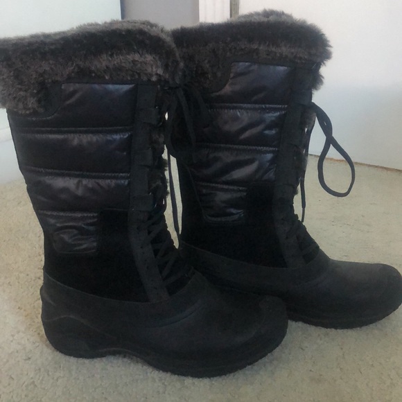 North Face Women’s winer/snow Boots - Picture 2 of 5